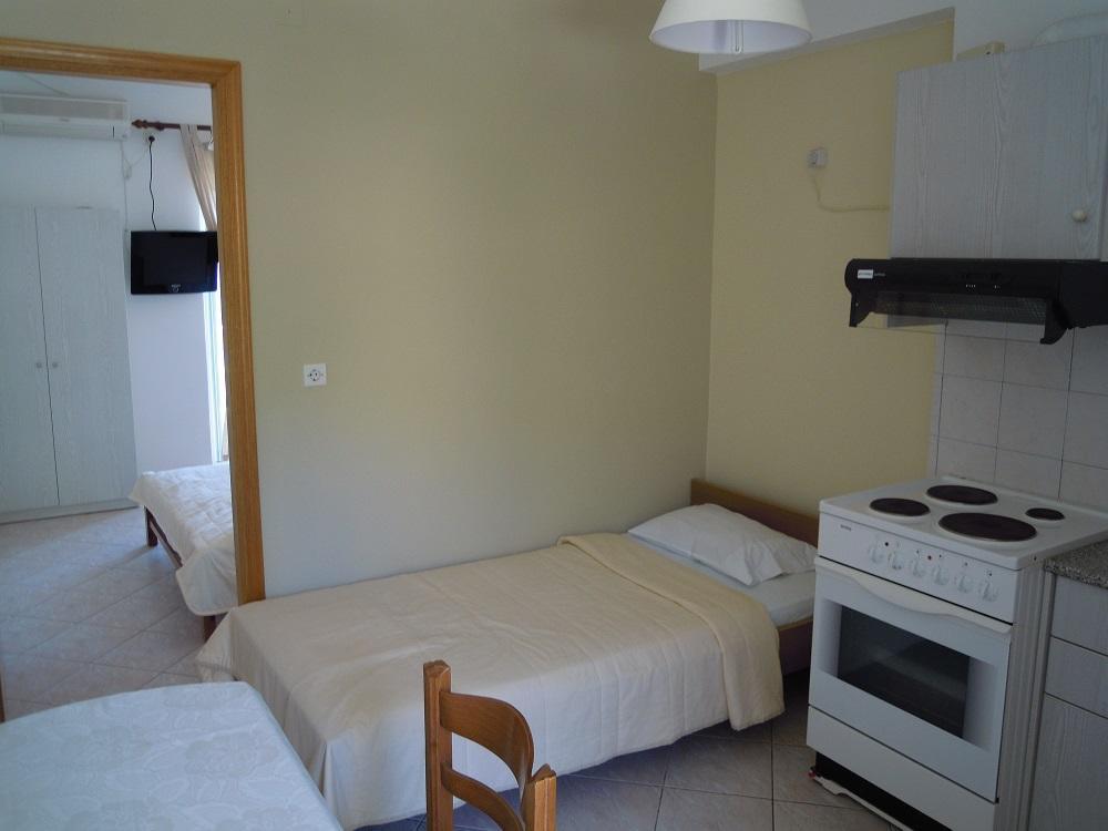 Almirikia Apartments Mourteri Exteriör bild