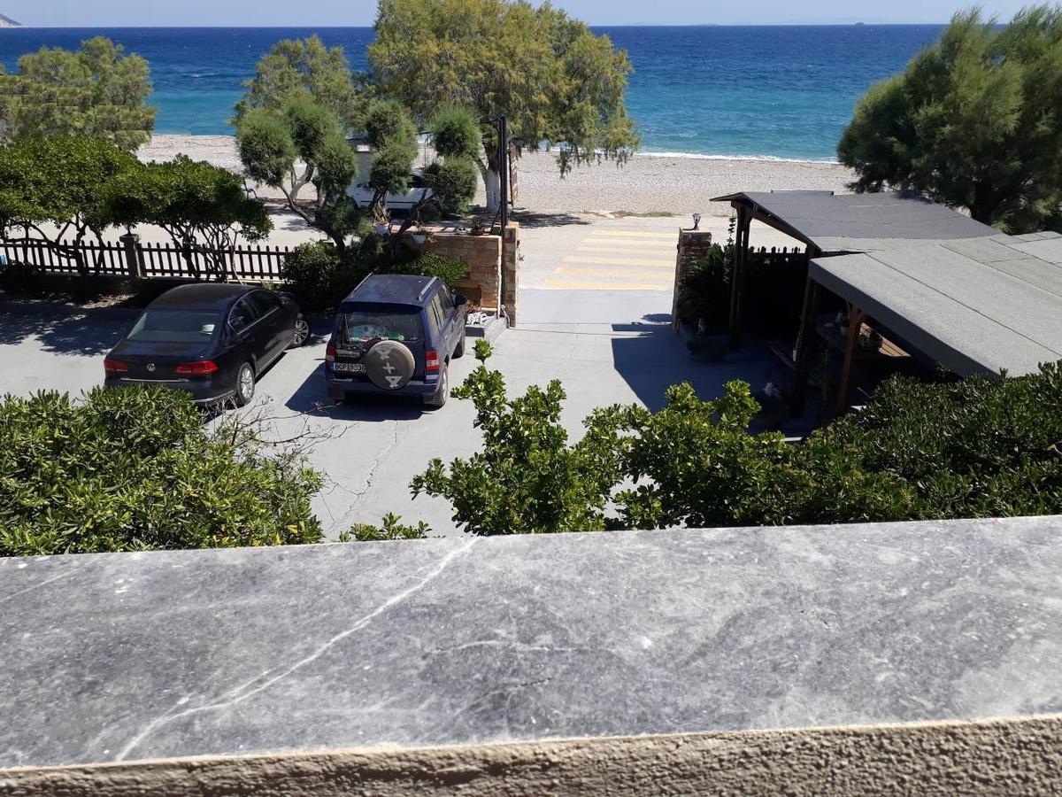 Almirikia Apartments Mourteri Exteriör bild